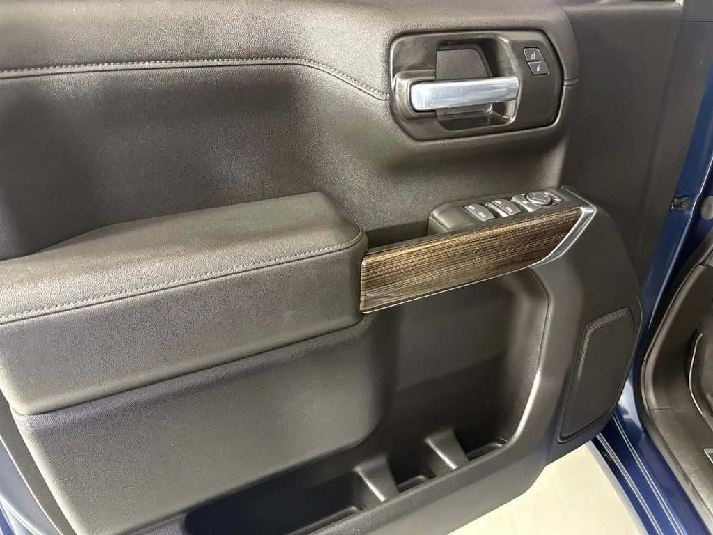 Used 2021 Blue Chevrolet LT image 14