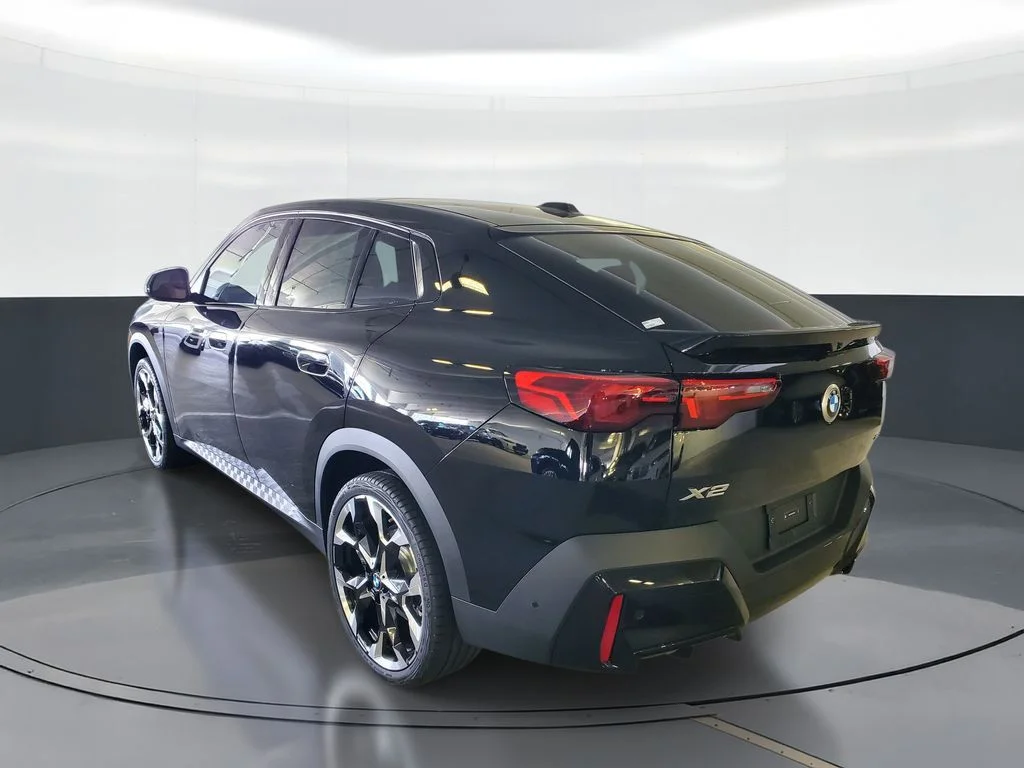 New 2026 Jet Black BMW xDrive28i image 4