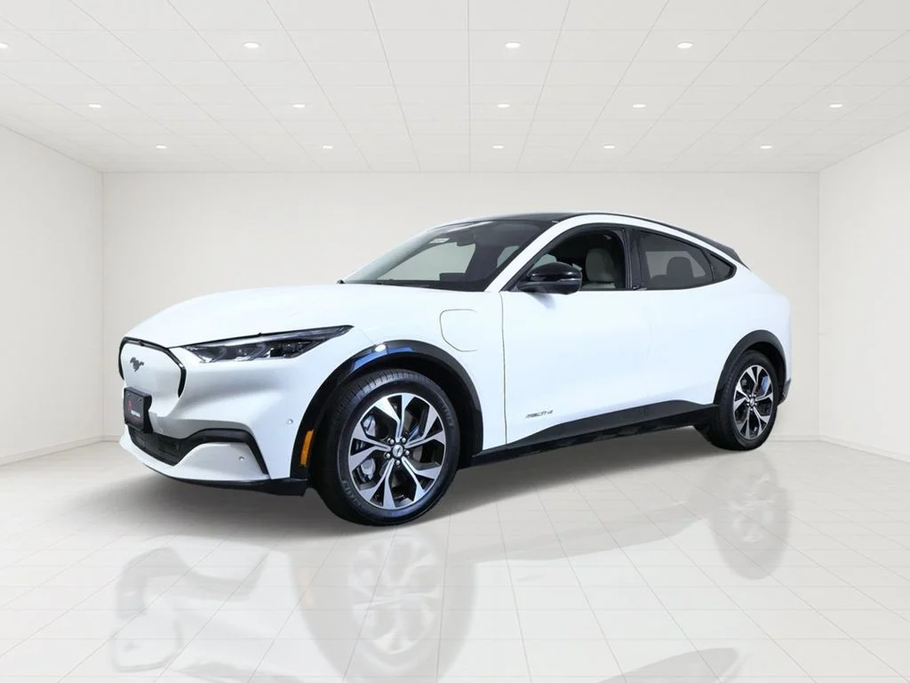 Used 2022 White Ford Premium image 2