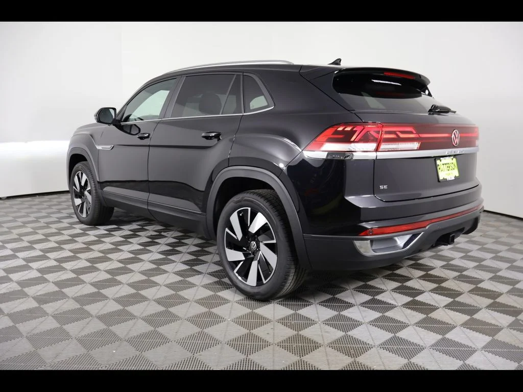 New 2026 Black Volkswagen 2.0T SE w/Technology image 4