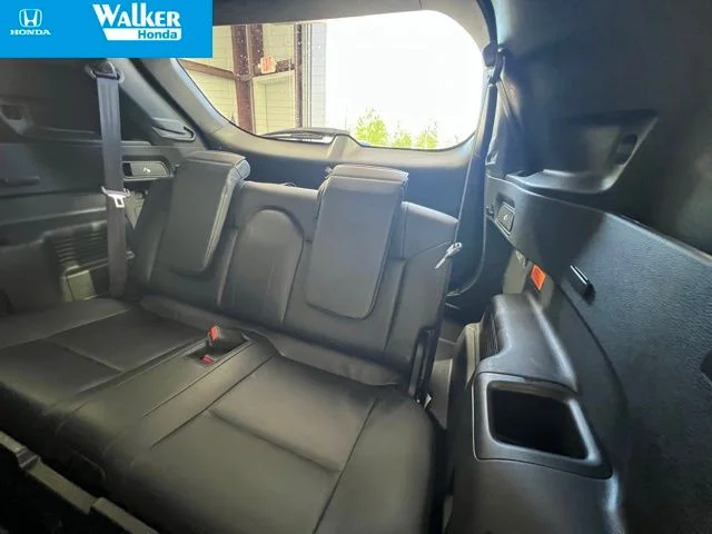 Used 2024 Black Mitsubishi SE image 19