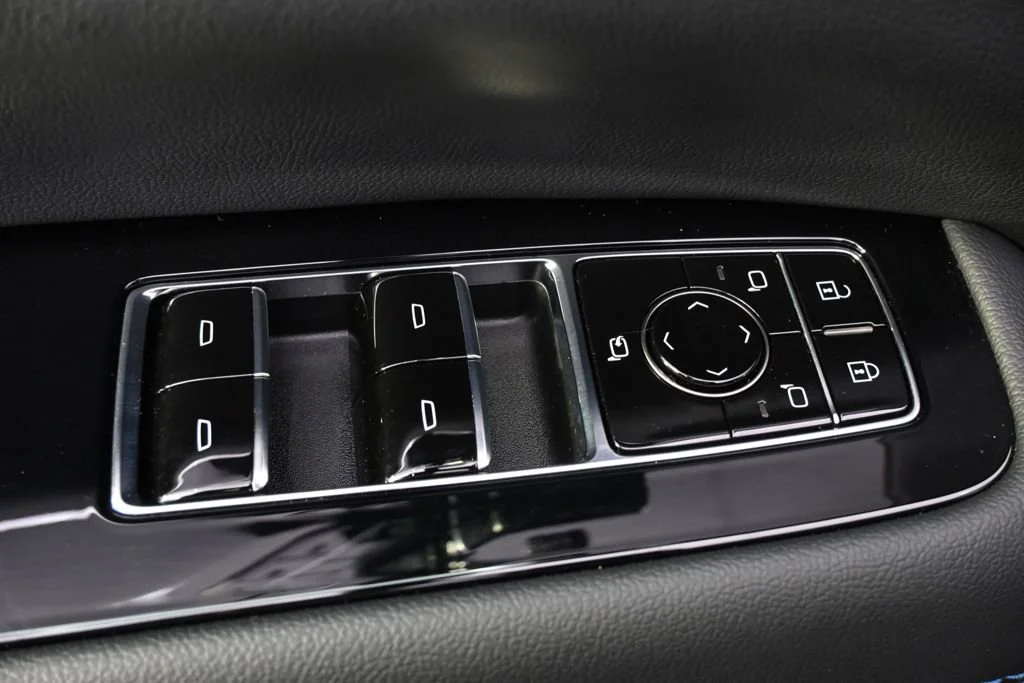 2025 Cadillac Escalade IQ Sport 1 - Photo 24