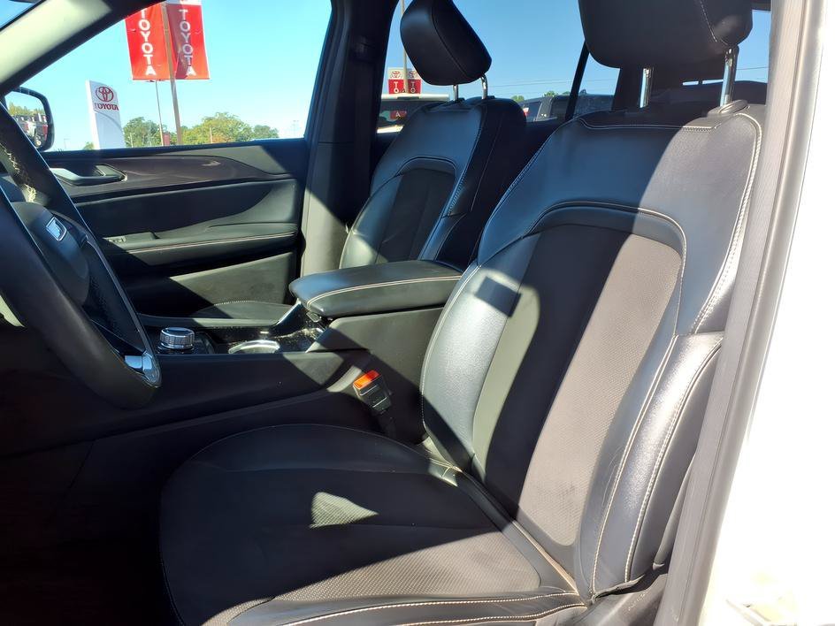 Used 2021 Bright White Clearcoat Jeep Altitude image 16