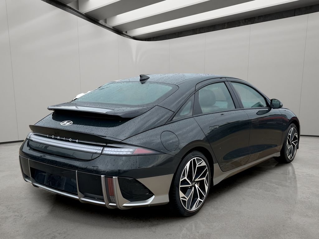 Used 2023 Digital Green Hyundai SEL image 4