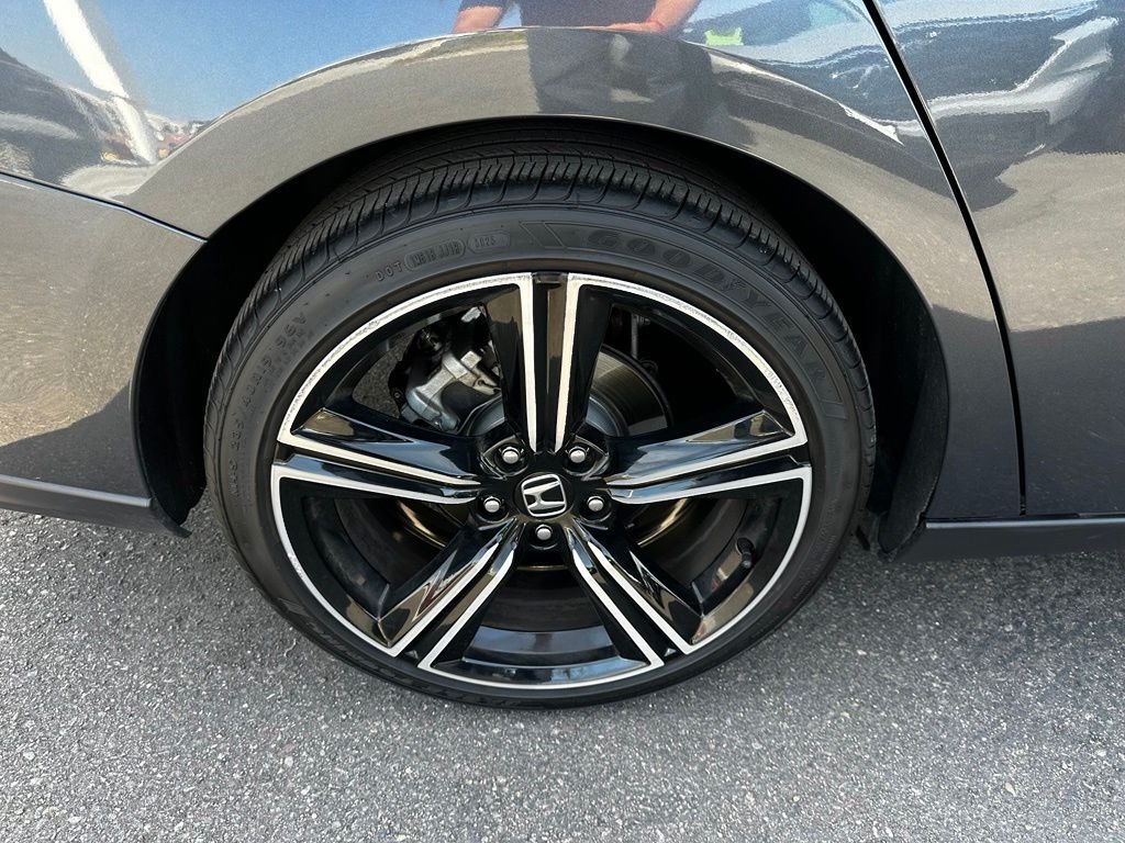 Used 2026 Gray Honda SE image 12