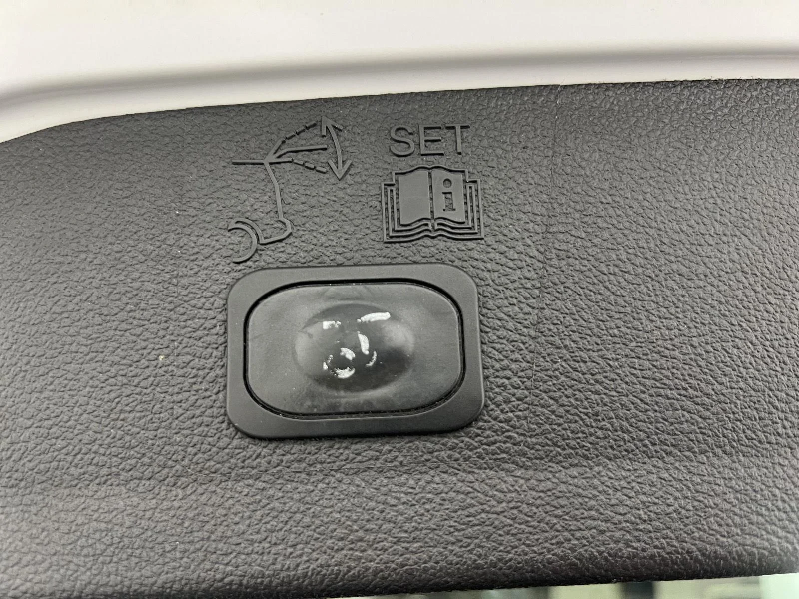 Used 2019 Oxford White Ford SEL image 22