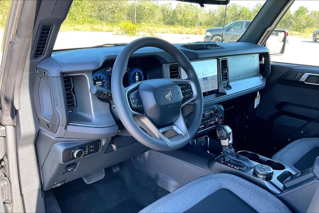 New 2025 Ford Bronco Base 4D Sport Utility