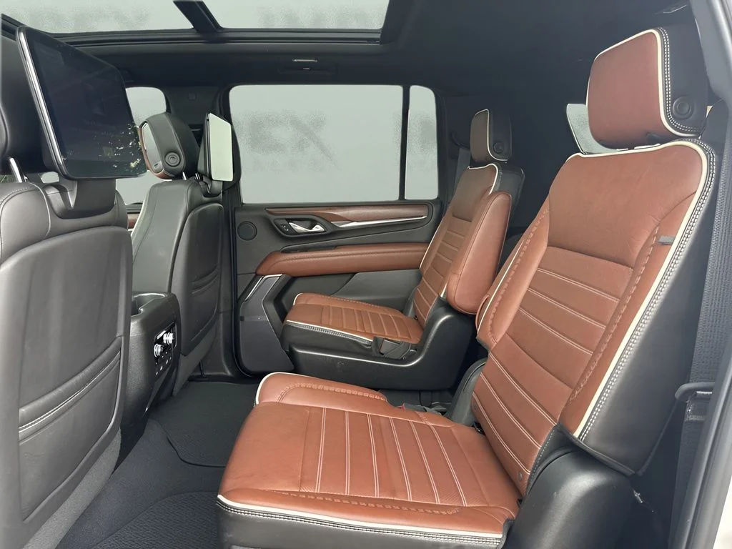 Used 2023 White GMC Denali Ultimate image 23