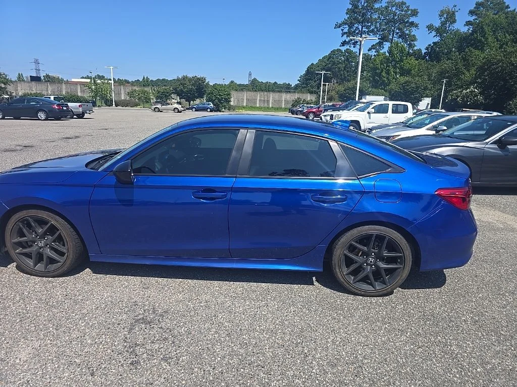Used 2024  Honda Sport image 8