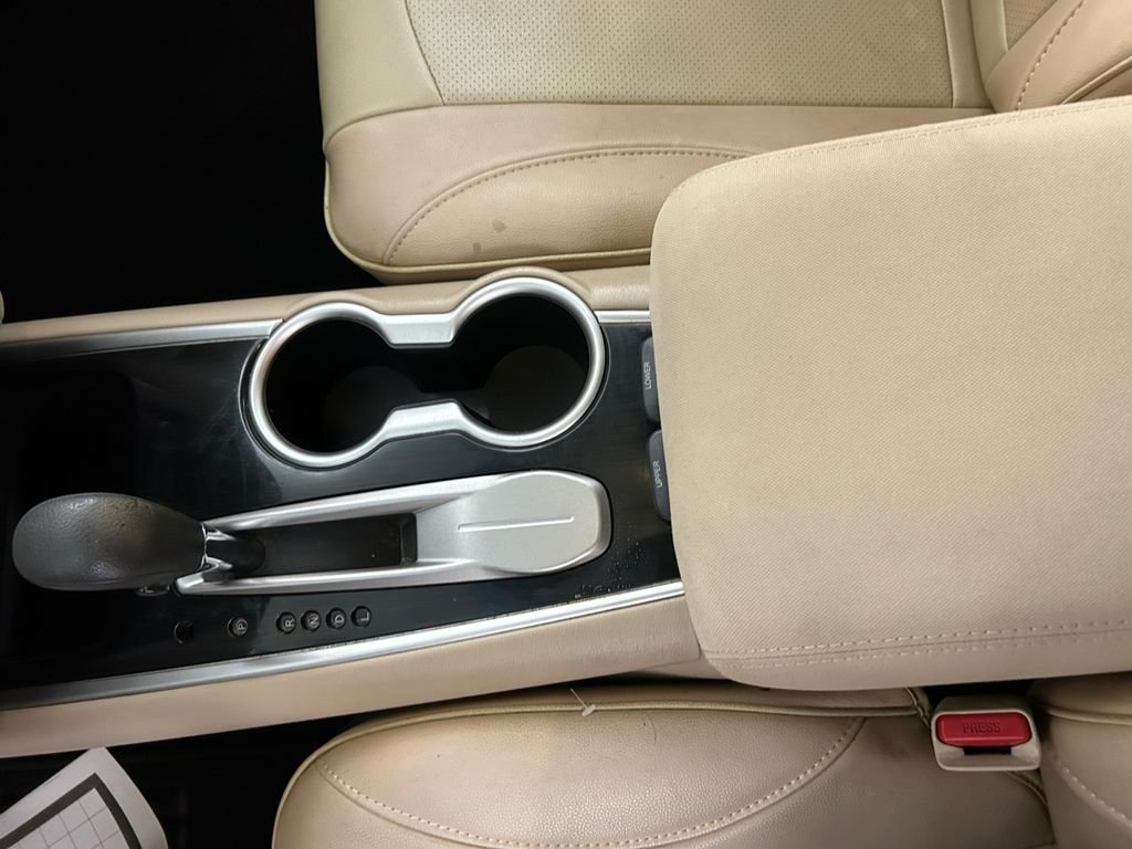 Used 2017 White Nissan S image 23