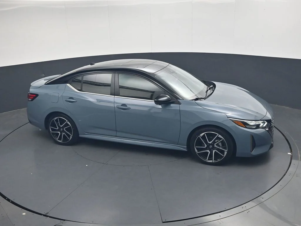 Used 2025 Gray Nissan SR image 36