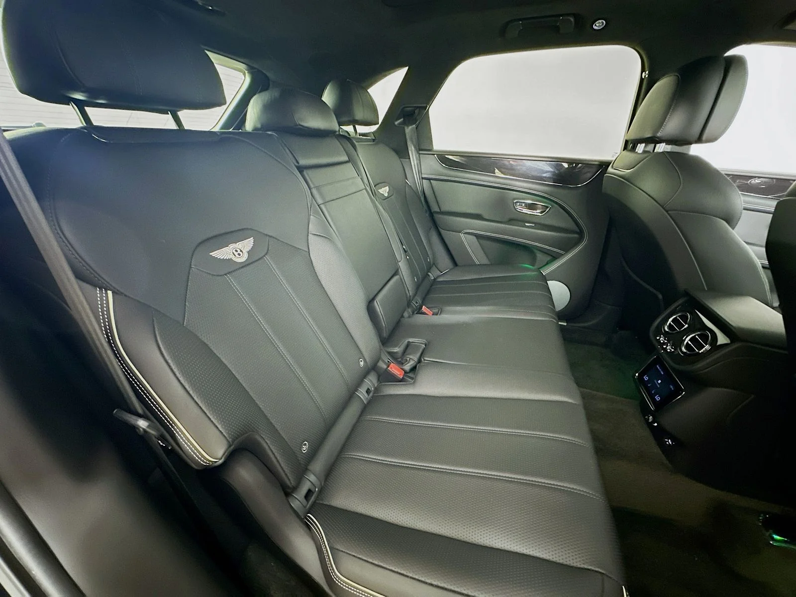 Used 2022 Black Bentley  image 38