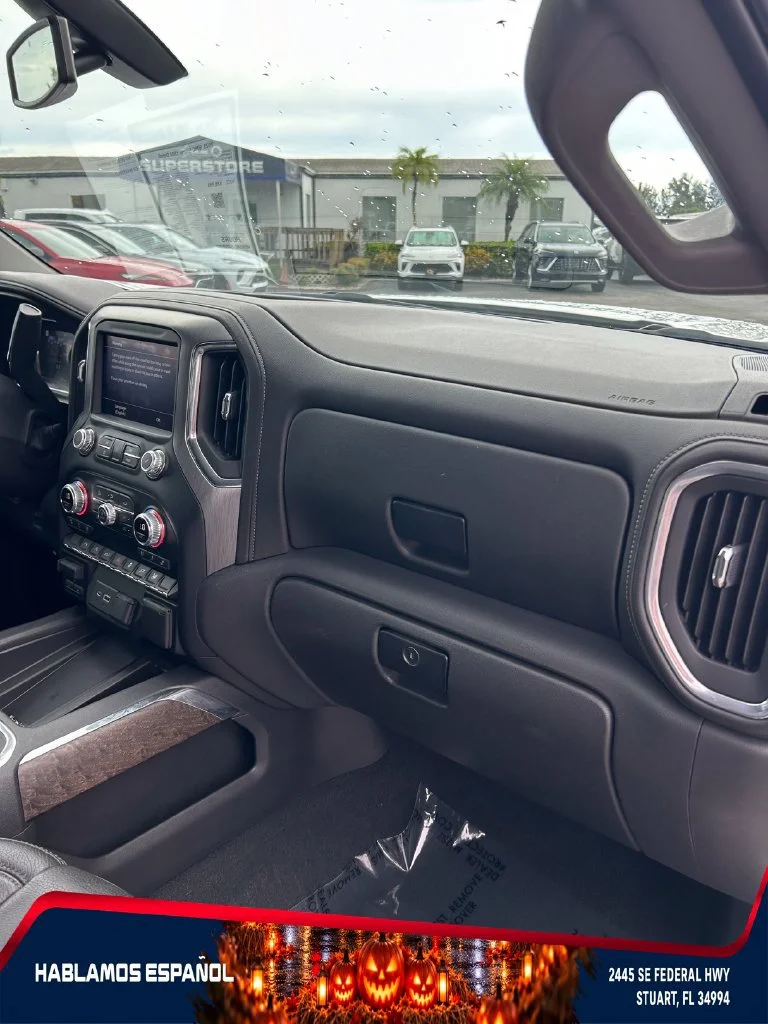 Used 2021 WHITE FROST TRICOAT GMC Denali image 32