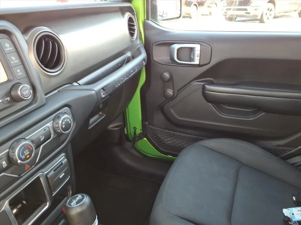 Used 2019 Green Jeep Unlimited Sport image 18
