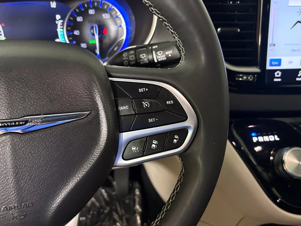 Used 2023 White Chrysler Touring L image 20