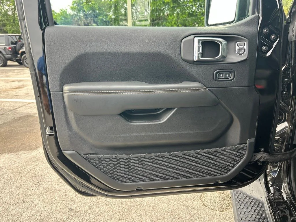 Certified Used 2025 Black Jeep Sahara image 32