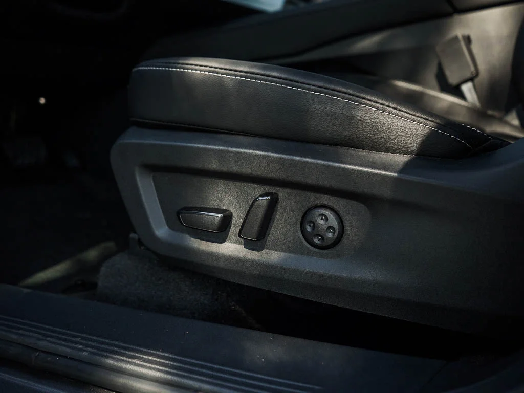 New 2026 Gun Metallic Nissan SL image 20