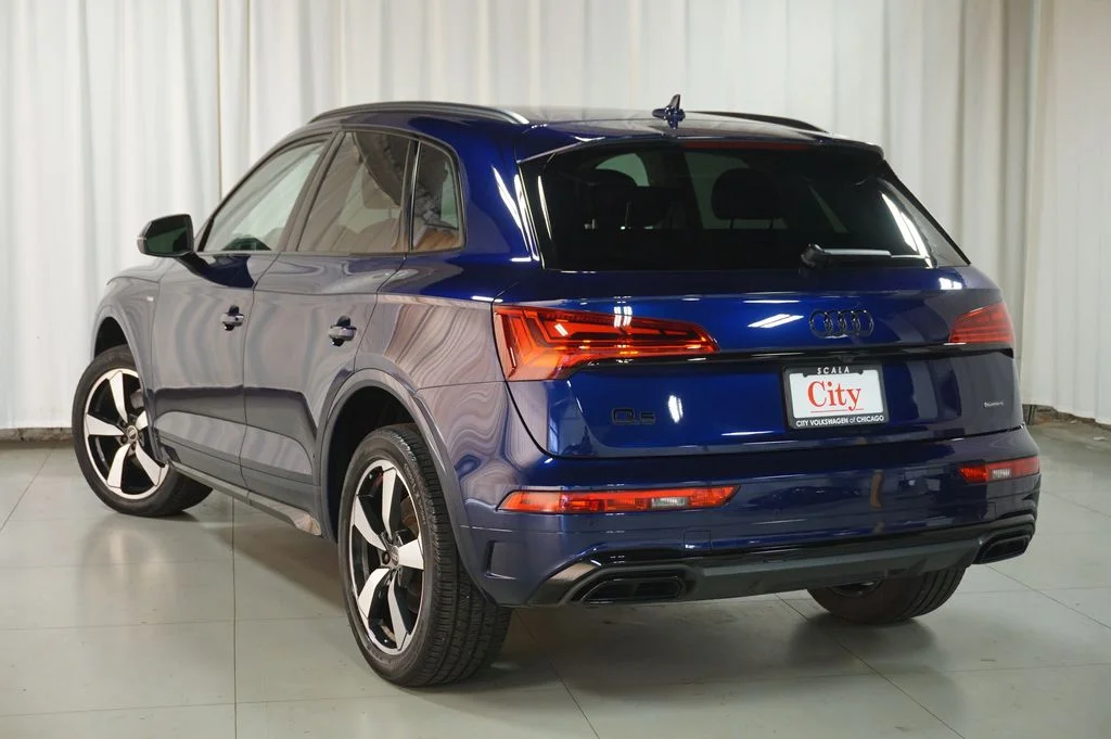 Used 2023 Navarra Blue Metallic Audi 45 S line Premium image 9