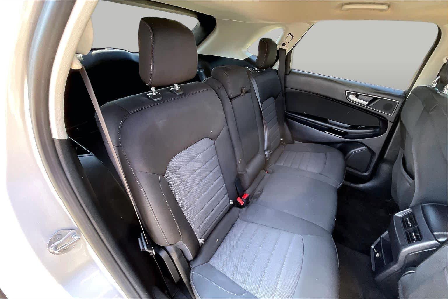 Used 2019 Ingot Silver Metallic Ford SE image 19