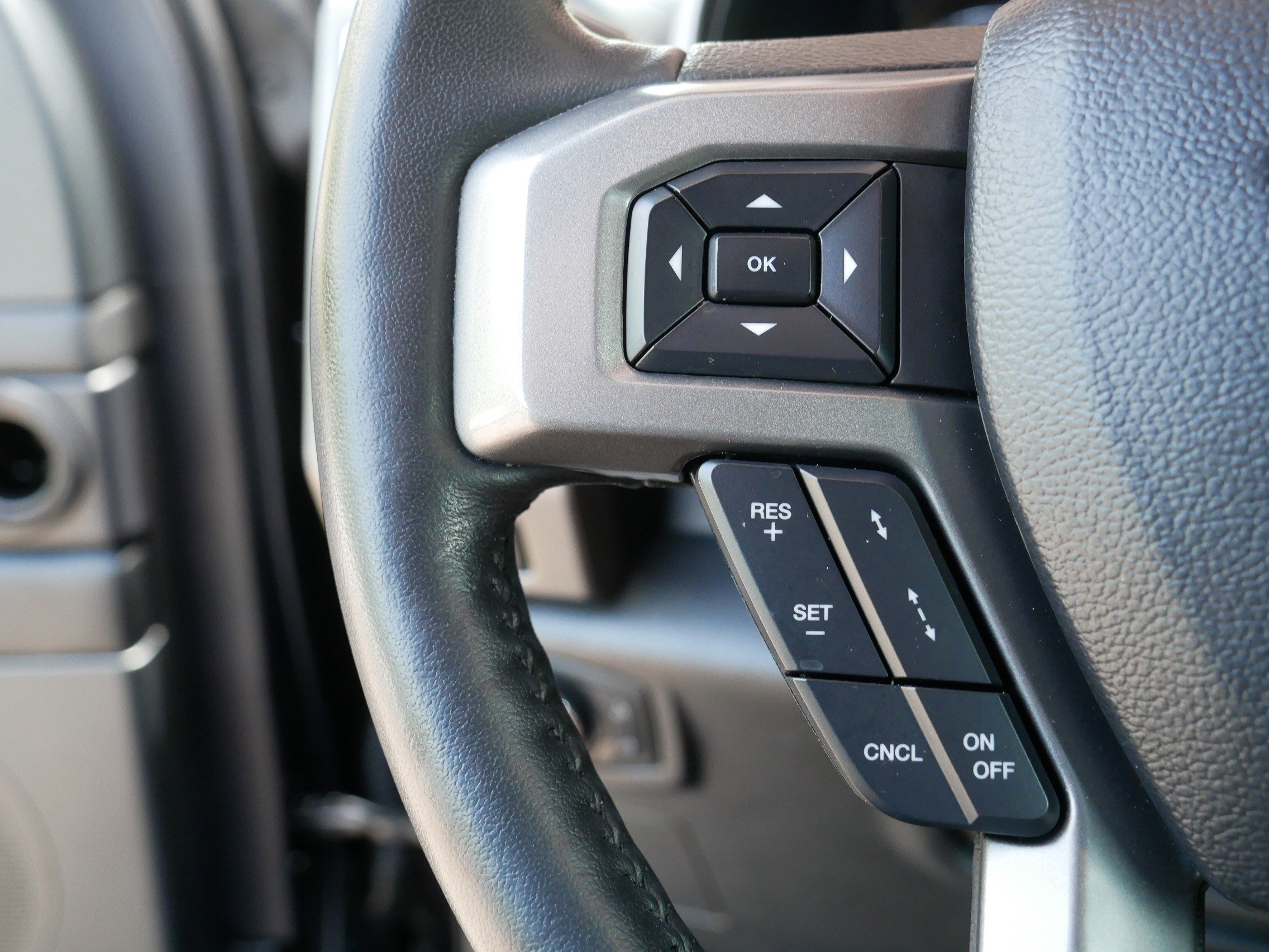 Used 2021 Agate Black Metallic Ford XLT image 28