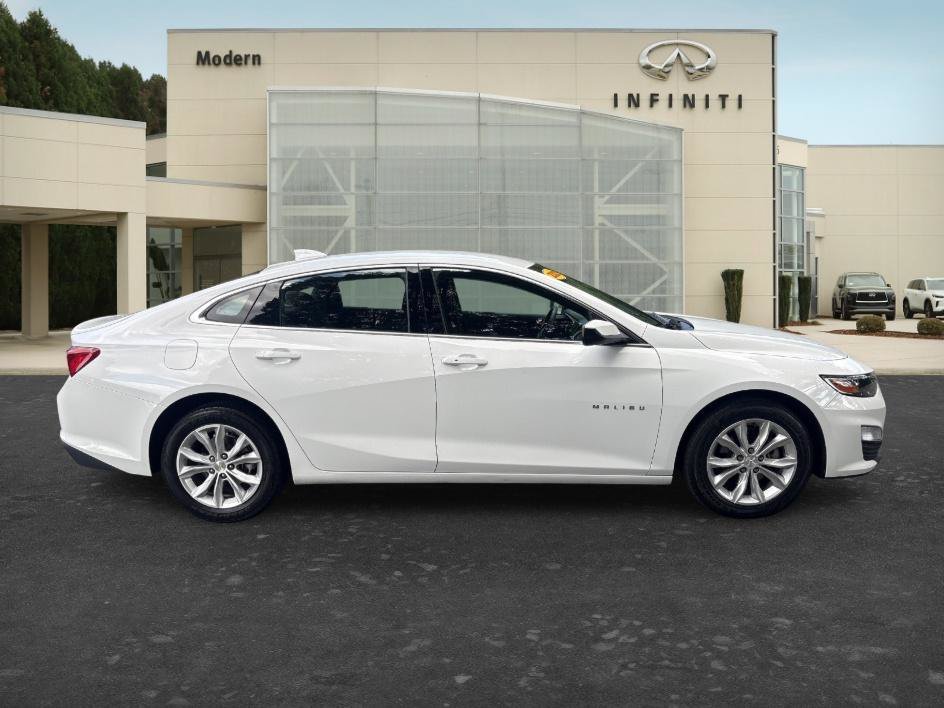 Used 2025 Summit White Chevrolet LT image 9