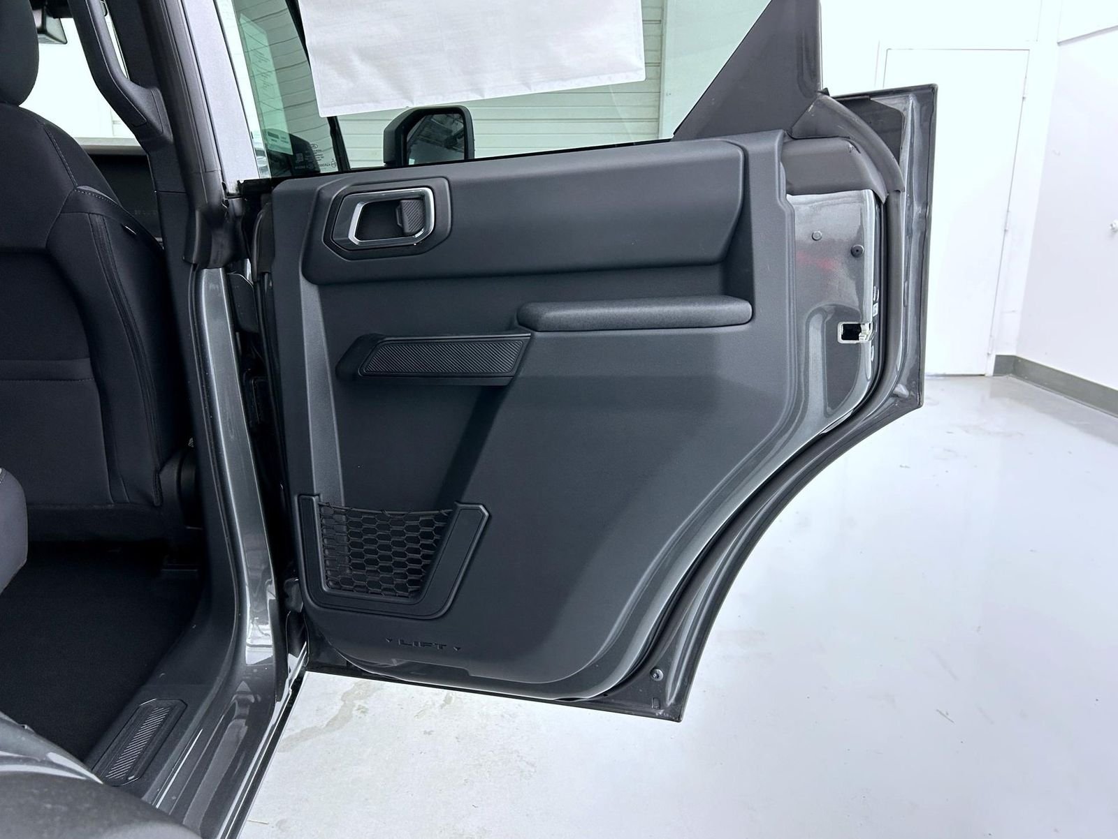 New 2026 Carbonized Gray Metallic Ford Big Bend image 17
