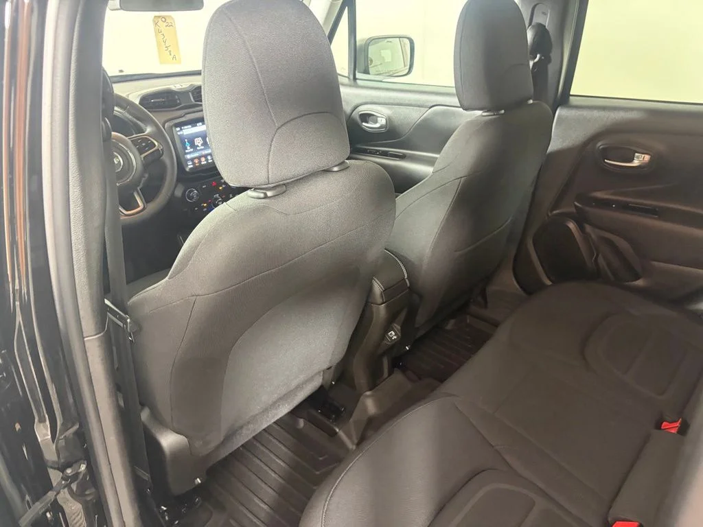 Used 2022 Black Jeep Latitude image 12