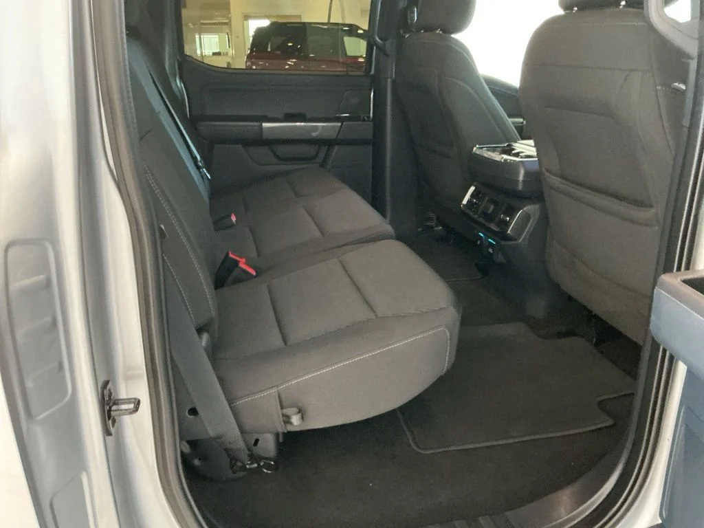 Used 2022 Silver Ford XLT image 22