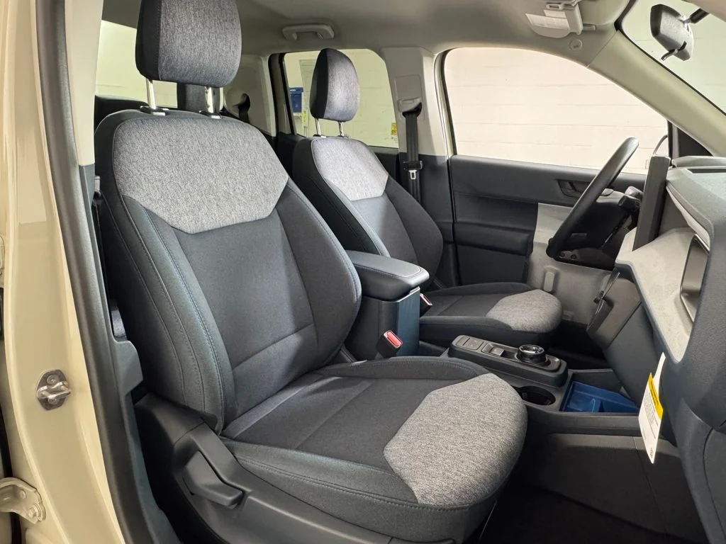 New 2025 Beige Ford XLT image 27