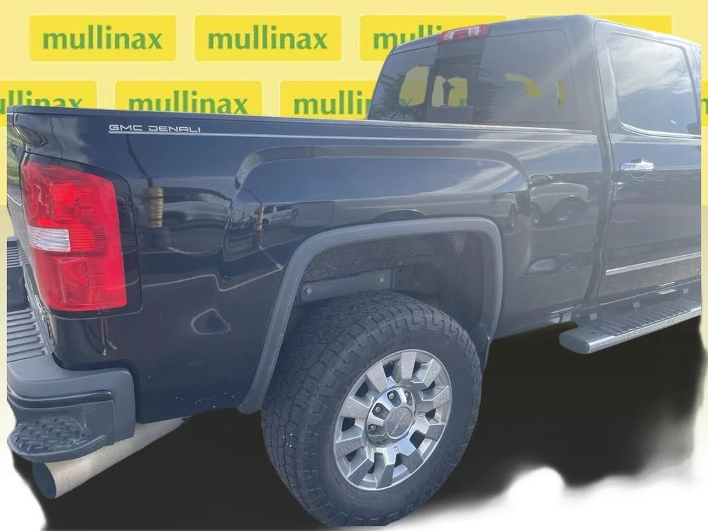 Used 2018 Black GMC Denali image 11