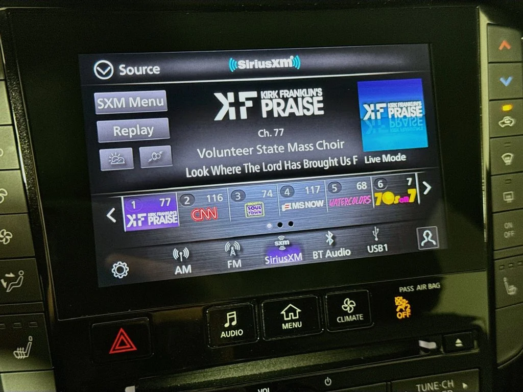 Certified Used 2022 Black INFINITI LUXE image 19