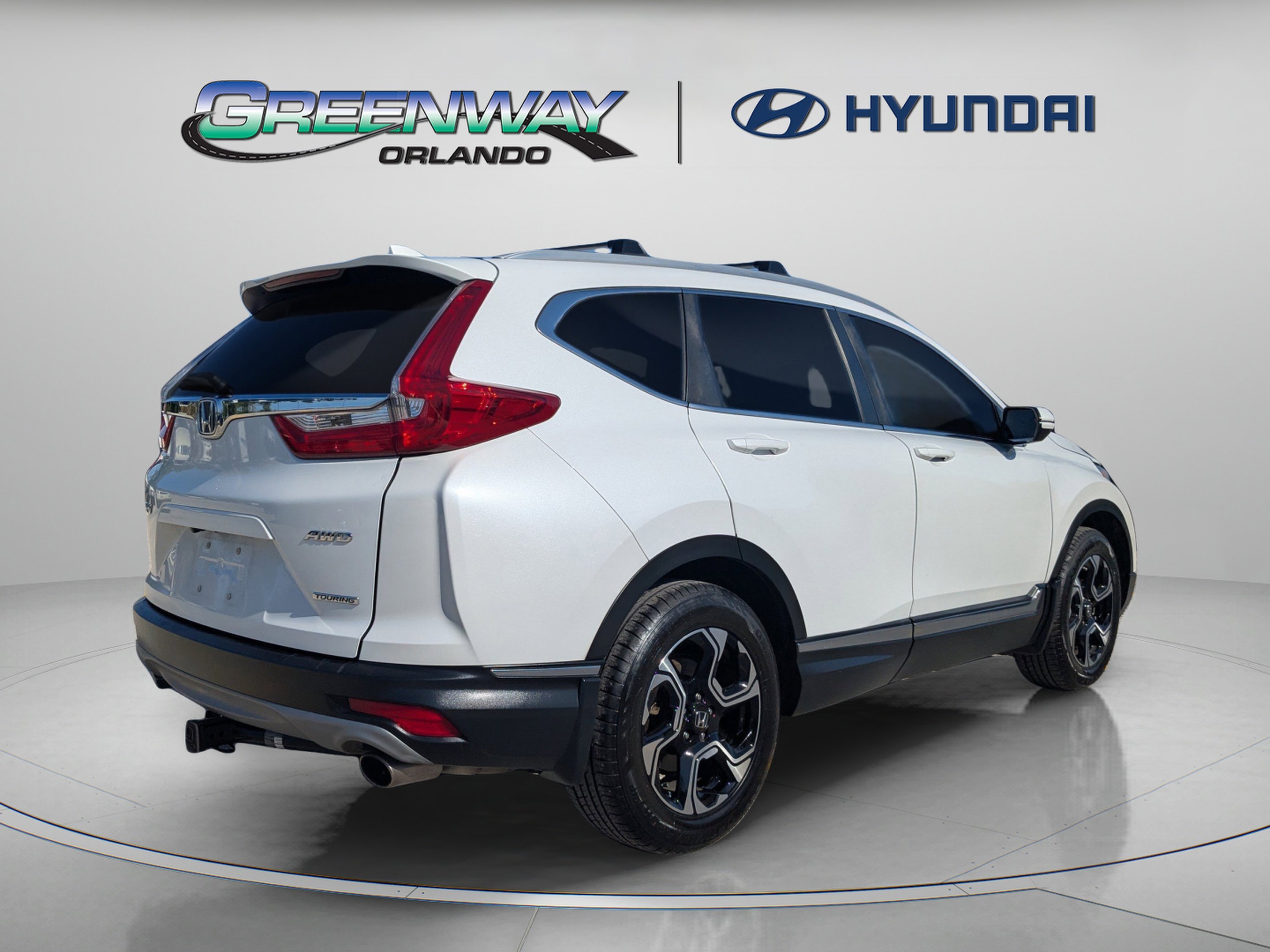 Used 2019 Modern Steel Metallic Honda Touring image 8