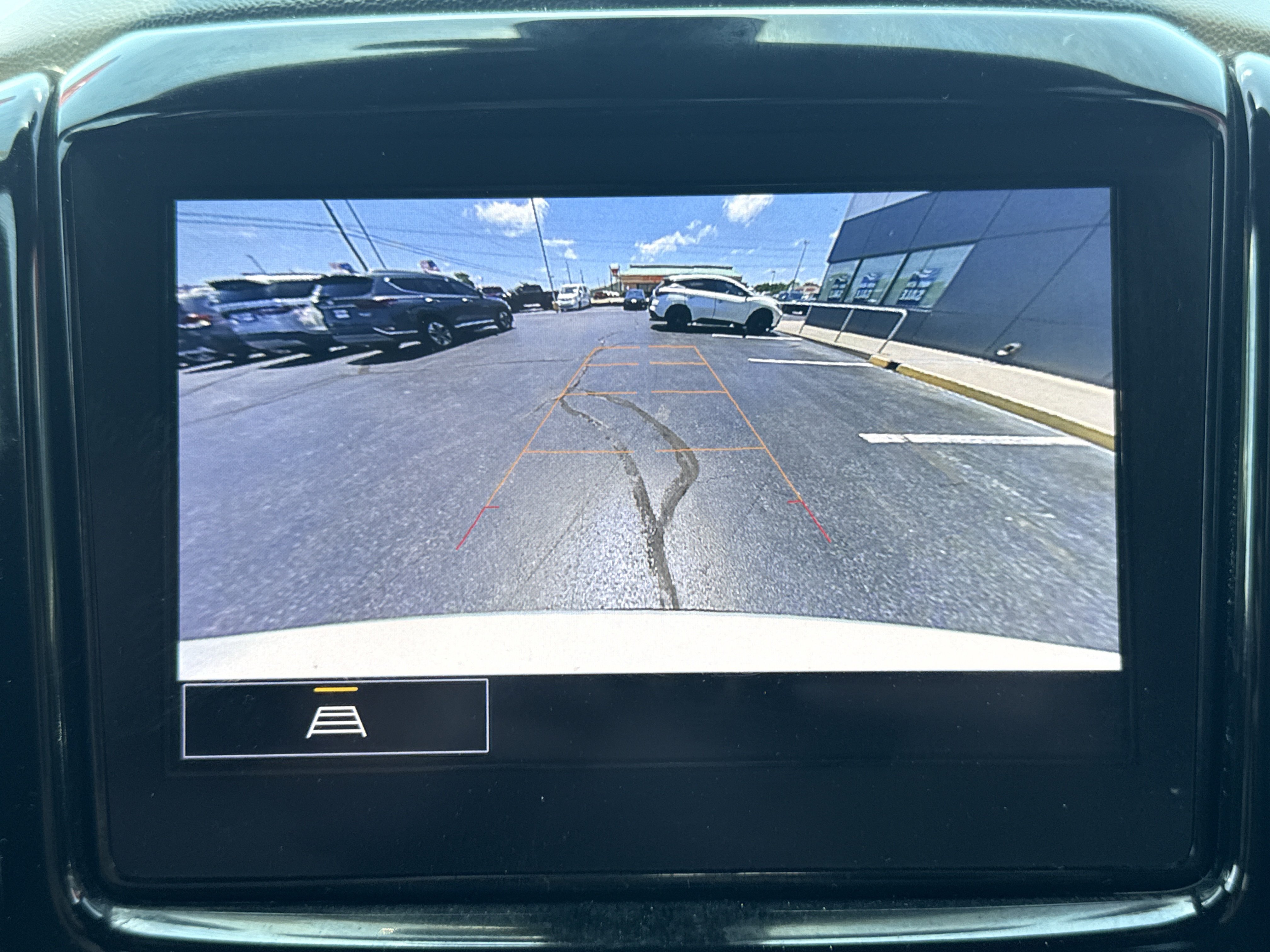 Used 2022 Summit White Chevrolet LT AWD image 9