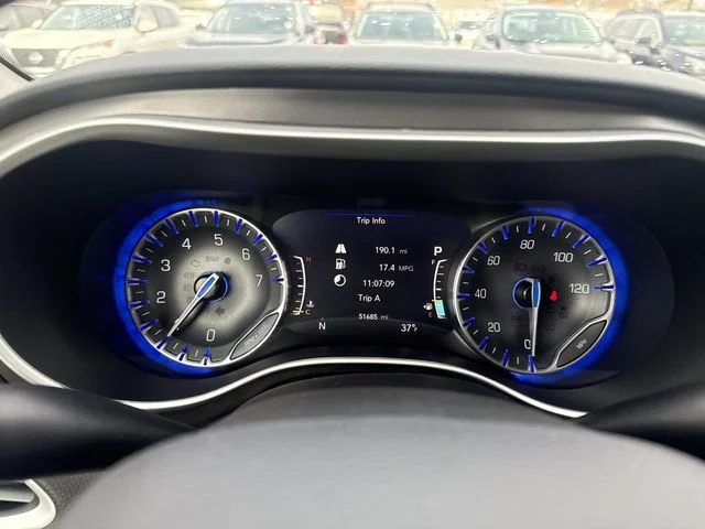 2024 Chrysler Pacifica Touring L - Photo 38