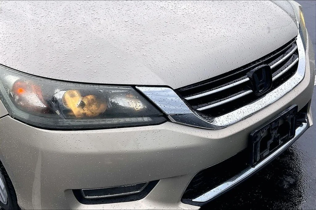 Used 2013 Beige Honda Sport image 29