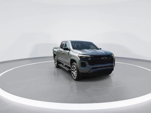 Used 2023 Gray Chevrolet Z71 image 3