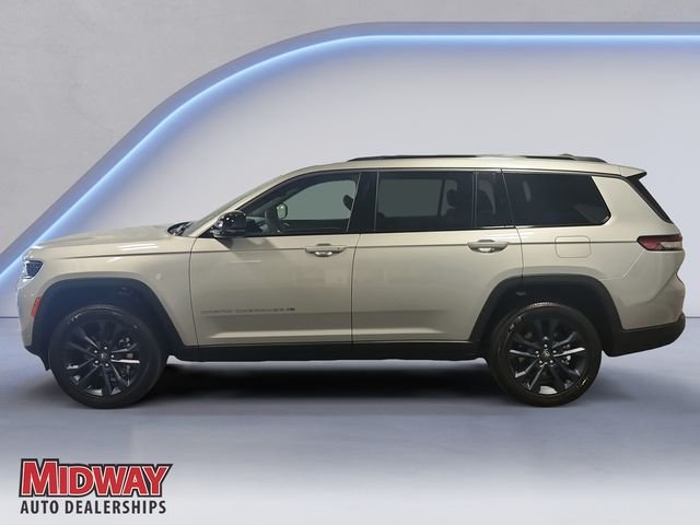 New 2026 Silver Zynith Exterior Paint Jeep Limited image 2