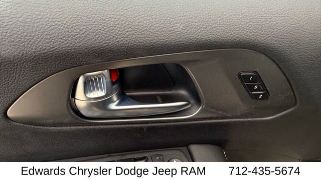 2026 Chrysler Pacifica Select - Photo 17