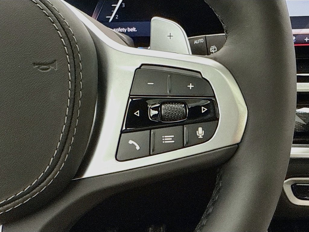 New 2027 Gray Metallic BMW xDrive40i image 12
