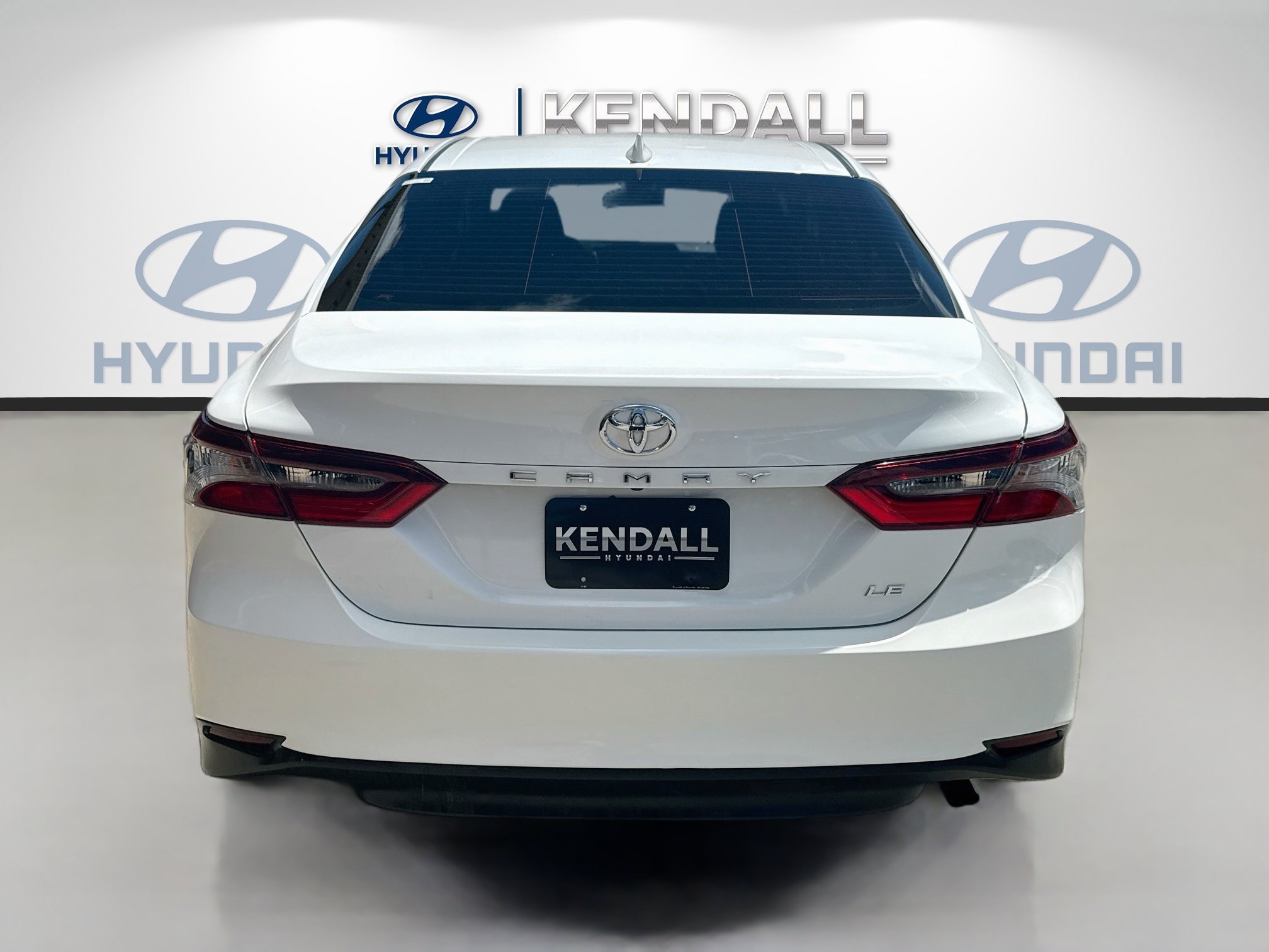 Used 2023 Ice Toyota LE image 5