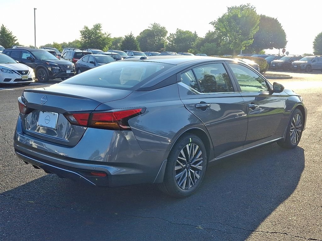 New 2026 Gun Metallic Nissan 2.5 SV image 4