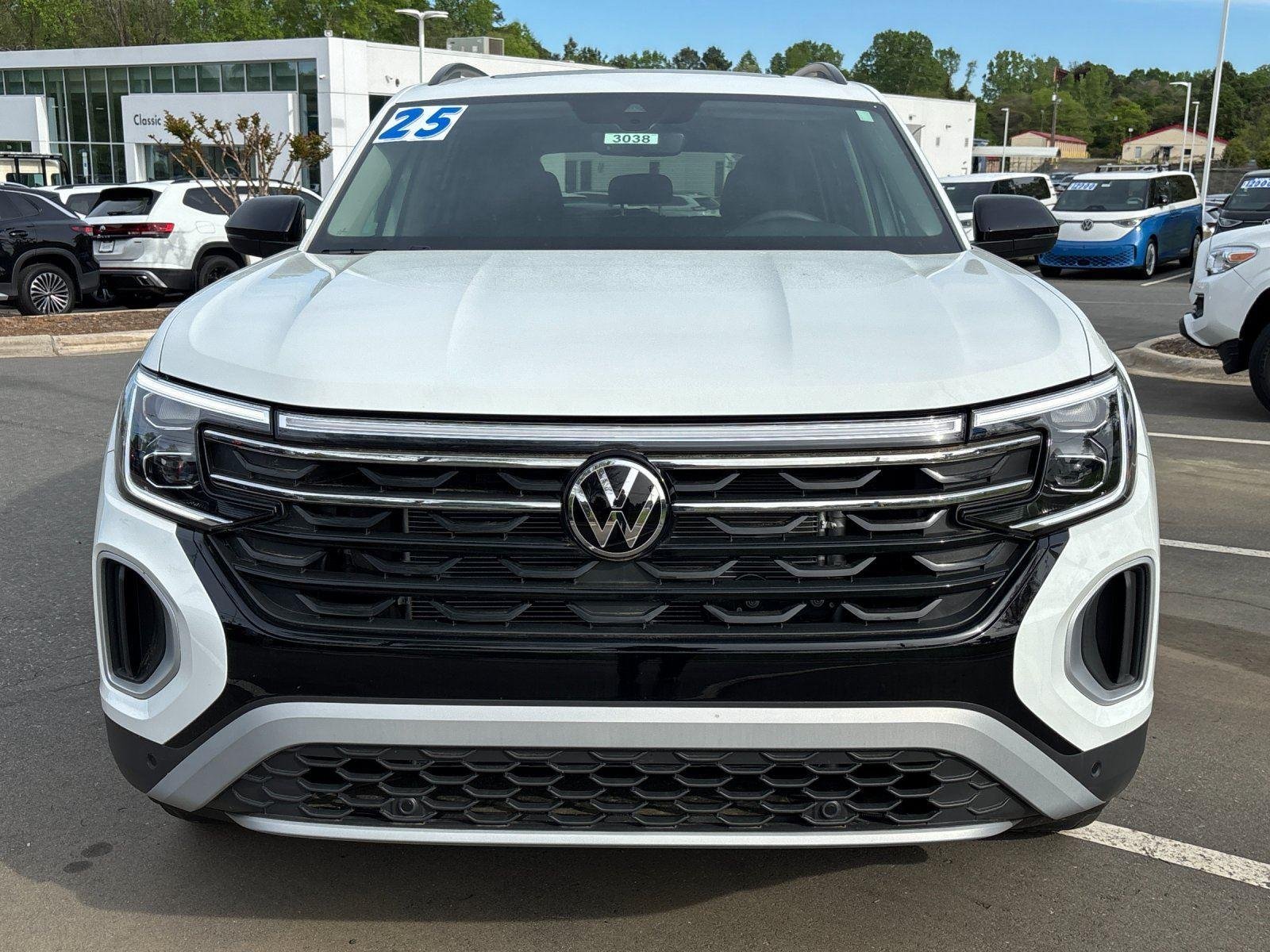 2025 Volkswagen Atlas Atlas Peak Edition - Photo 8