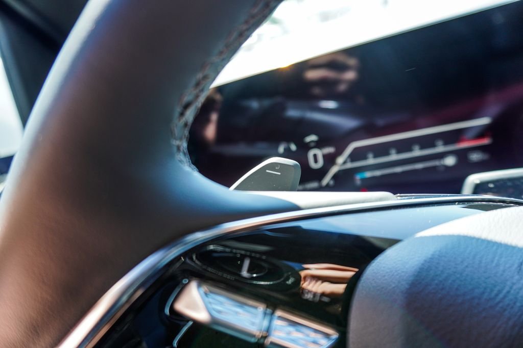Used 2025 White Cadillac Sport image 19