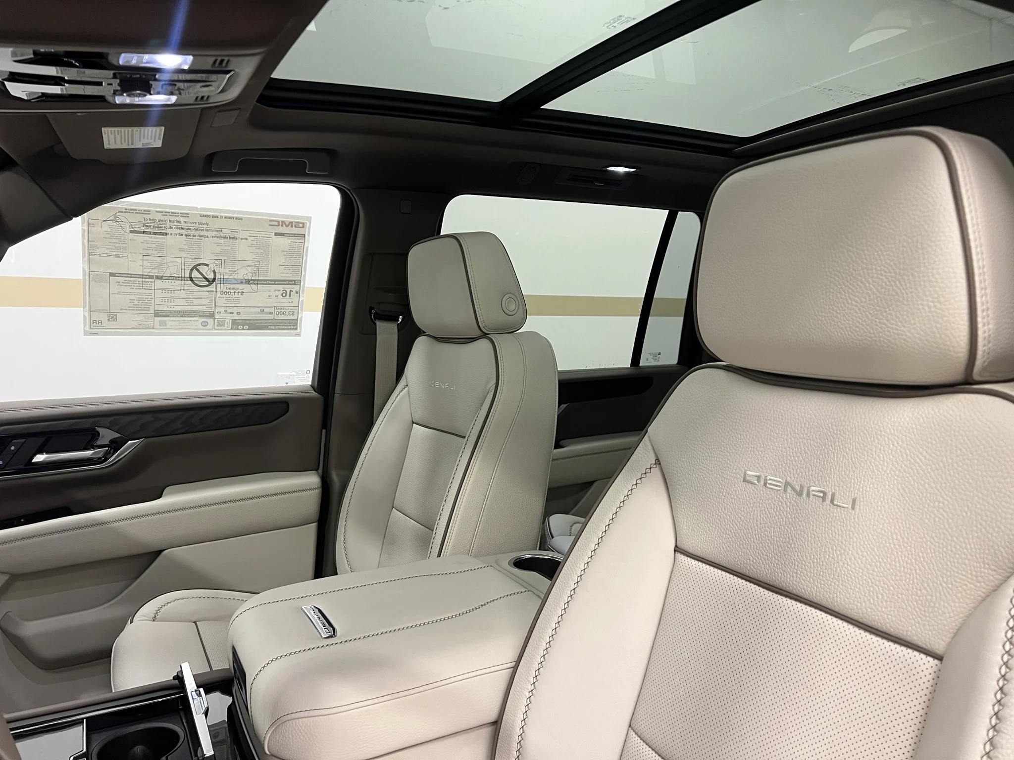 2026 GMC Yukon XL Denali - Photo 6