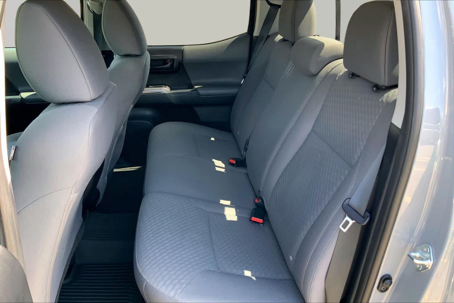 Used 2021 Cement Toyota SR5 image 19