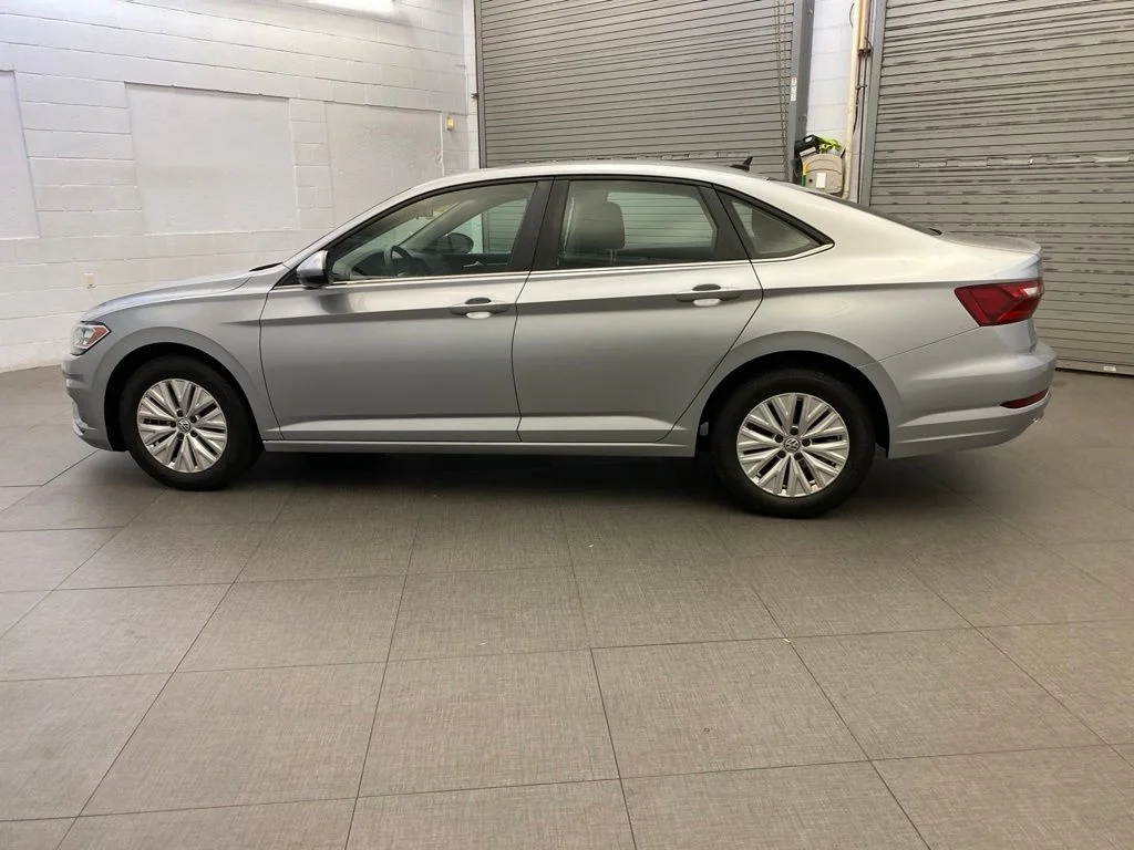 Used 2020 Silver Volkswagen 1.4T S image 11