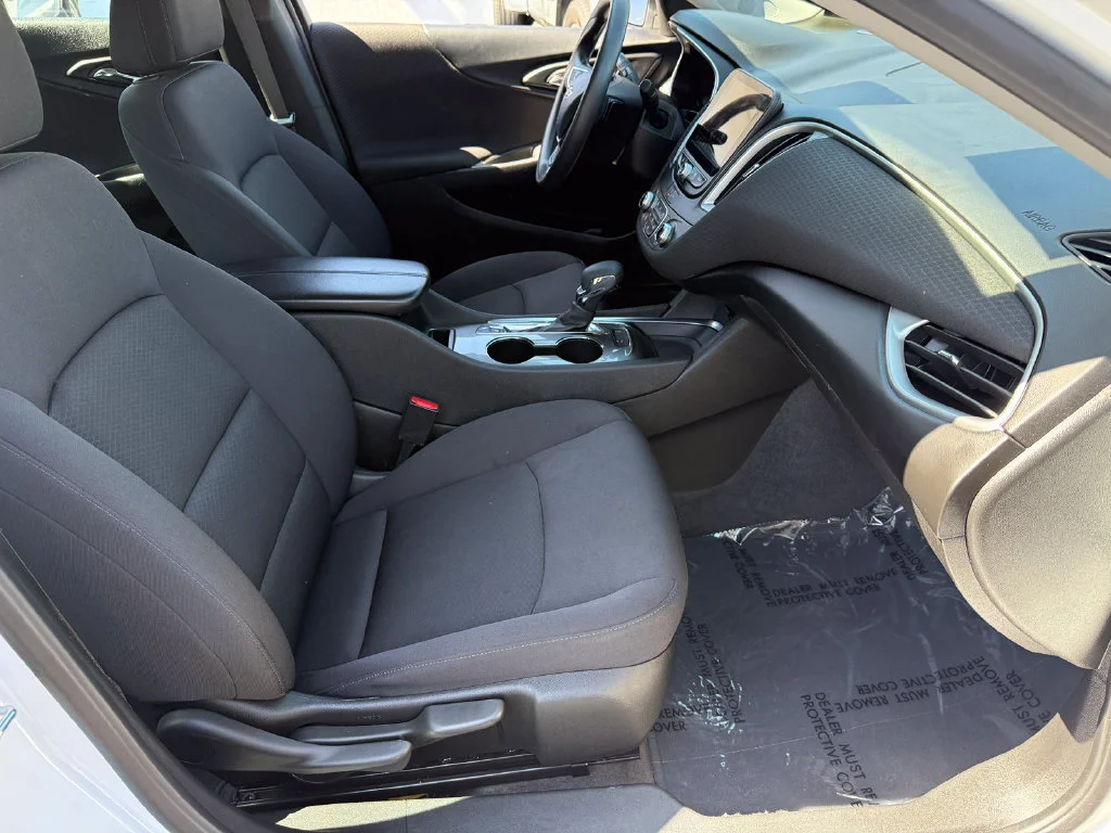 Used 2024 Summit White Chevrolet 1LT image 15