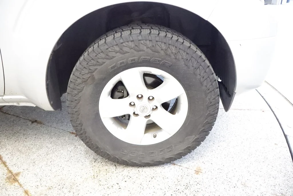 Used 2013 Silver Nissan SV image 22