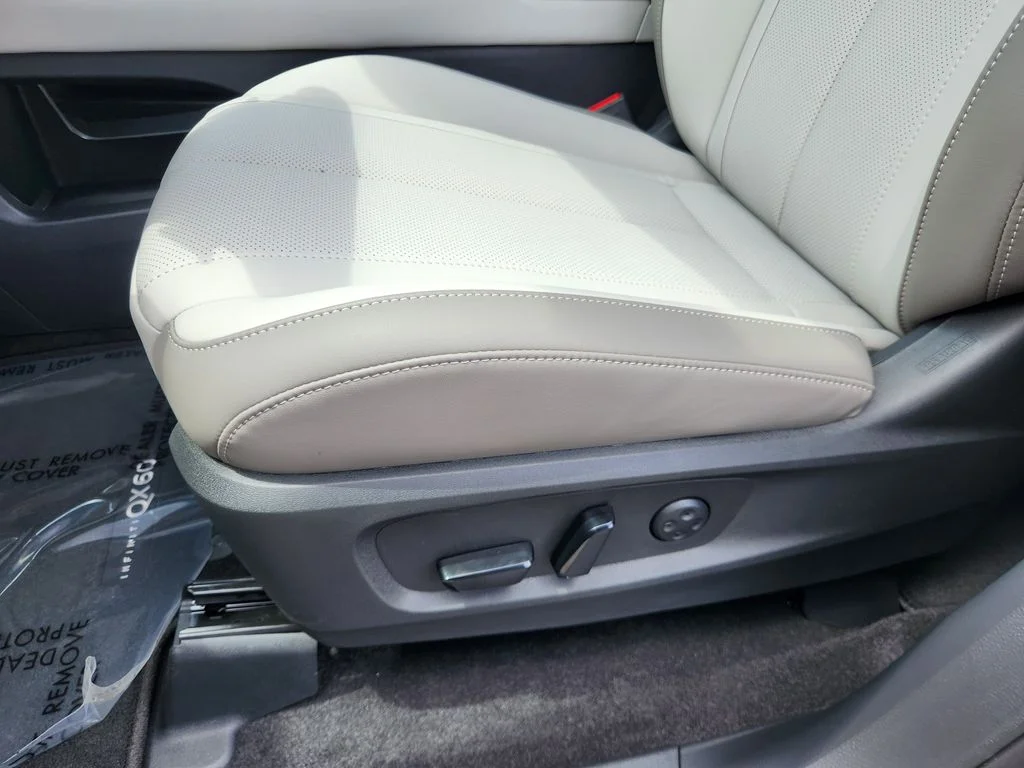 New 2027 GRAND BLUE INFINITI Luxe AWD image 20