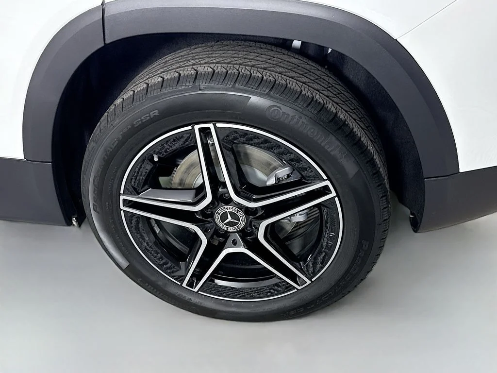 New 2026 Polar White Mercedes-Benz GLB 250 image 29